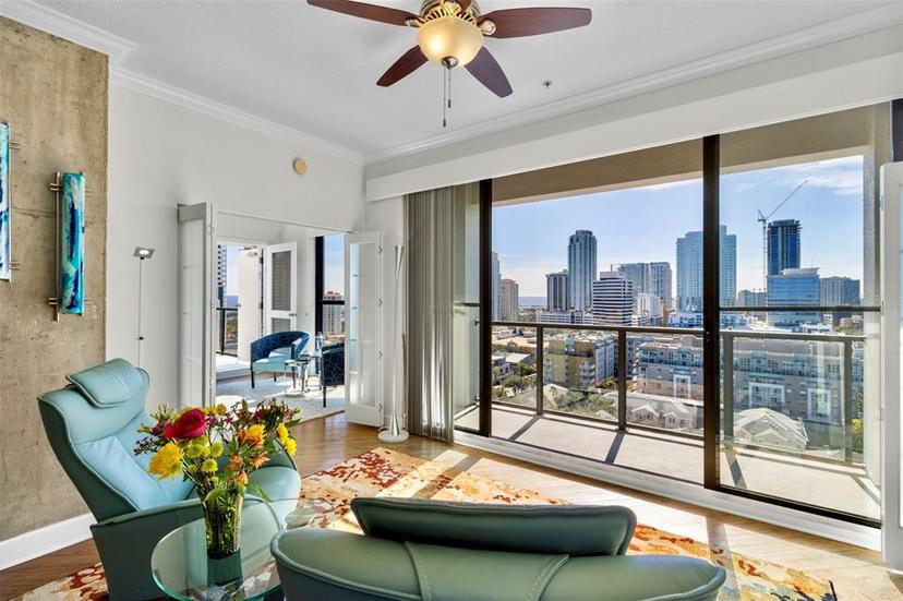 Picture of 226 5Th Avenue N Unit 1502, St Petersburg FL 33701