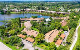 Picture of 5369 Lake Arrowhead Trail Unit 17A, Sarasota, FL 34231