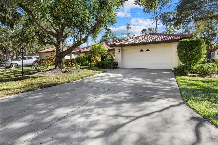 Picture of 7207 Oak Moss Drive Unit 63, Sarasota FL 34241