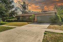 Picture of 1813 Laurel Oak Drive, Valrico, FL 33596