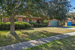 Picture of 1813 Laurel Oak Drive, Valrico, FL 33596