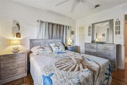 Picture of 5570 4Th Avenue N, St Petersburg, FL 33710