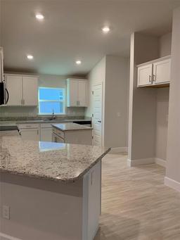 Picture of 418 W Fairways View Drive, Beverly Hills, FL 34465