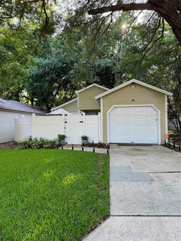 Picture of 513 Harvard Place, Apopka, FL 32703