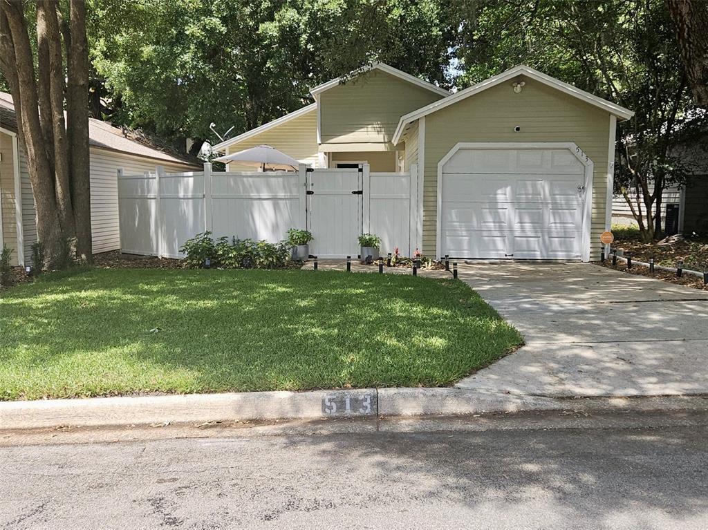 Picture of 513 Harvard Place, Apopka, FL 32703