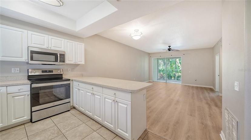 Picture of 4275 Castlebridge Lane Unit 1312B1, Sarasota FL 34238