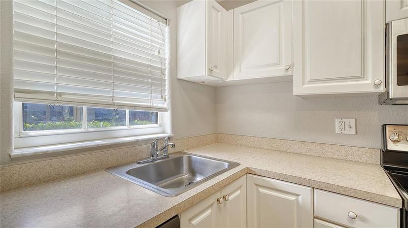 Picture of 4275 Castlebridge Lane Unit 1312B1, Sarasota FL 34238