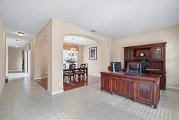 Picture of 20314 Chestnut Grove Drive, Tampa, FL 33647