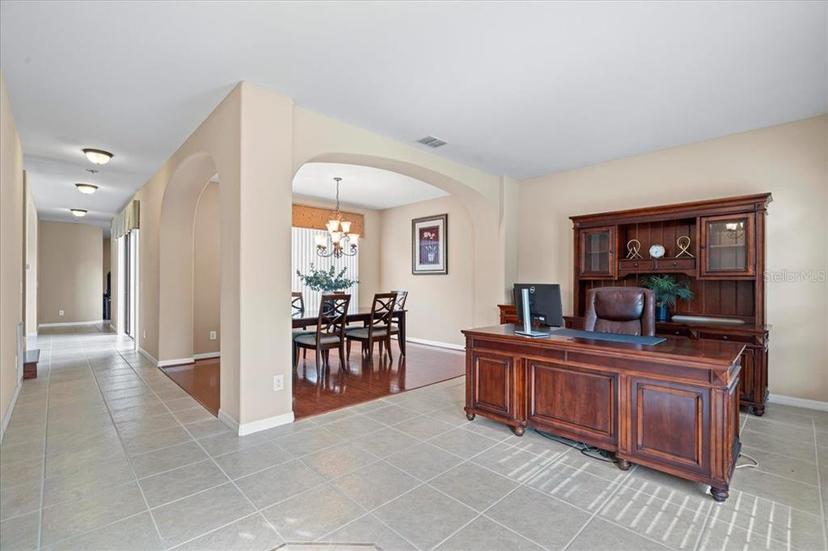 Picture of 20314 Chestnut Grove Drive, Tampa FL 33647