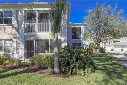 Picture of 5697 Sheffield Greene Circle Unit 51, Sarasota, FL 34235