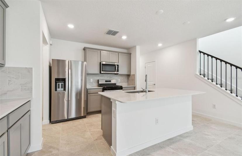 Picture of 6233 Golden Beach Drive, Apollo Beach FL 33572