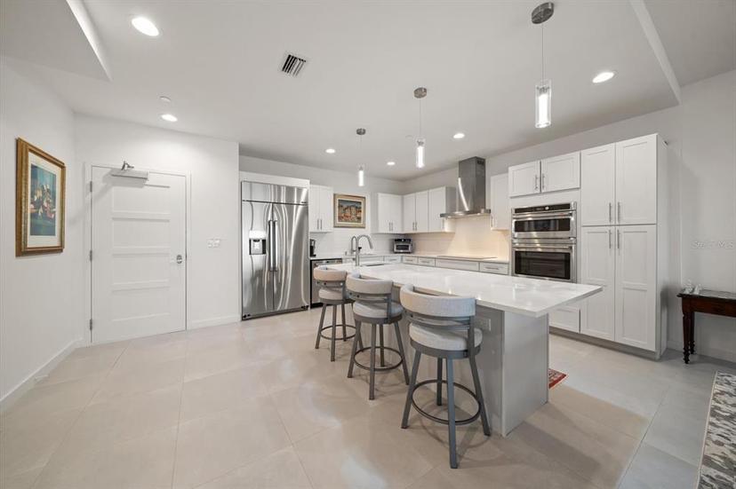 Picture of 920 N Osceola Avenue Unit 702, Clearwater FL 33755