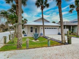 Picture of 821 E 1St Avenue, New Smyrna Beach, FL 32169