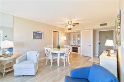 Picture of 612 Bird Bay Drive S Unit 309, Venice, FL 34285