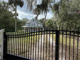 Picture of 110 N Volusia Avenue, Pierson, FL 32180