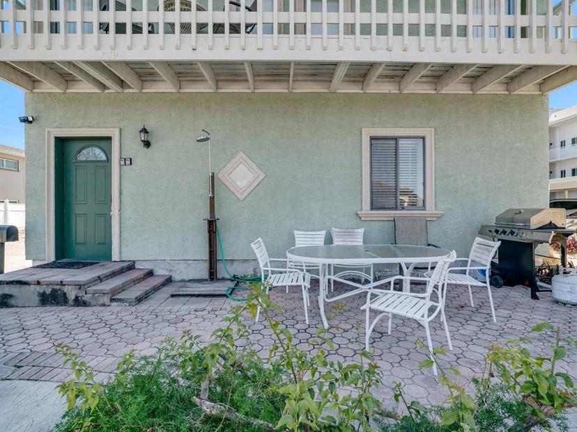 Picture of 709 Barcelona Avenue Unit D & E, Venice FL 34285