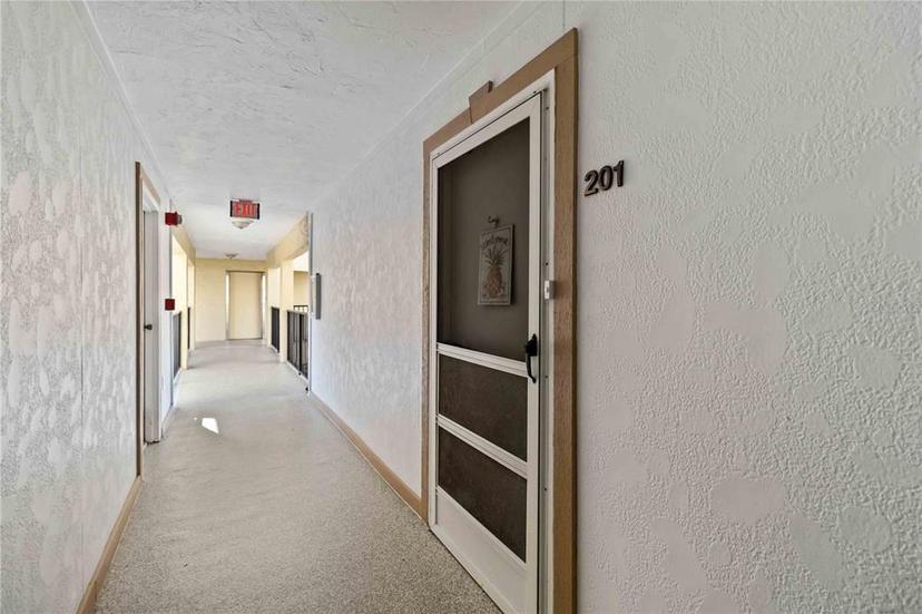 Picture of 618 Bird Bay Drive S Unit 201, Venice FL 34285