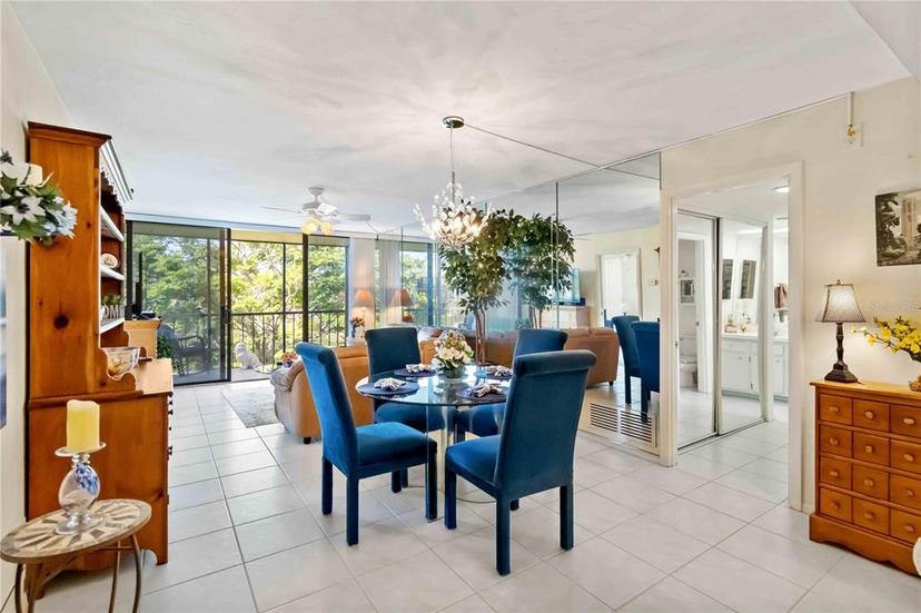 Picture of 618 Bird Bay Drive S Unit 201, Venice FL 34285