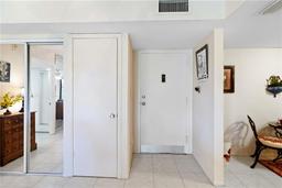 Picture of 618 Bird Bay Drive S Unit 201, Venice, FL 34285