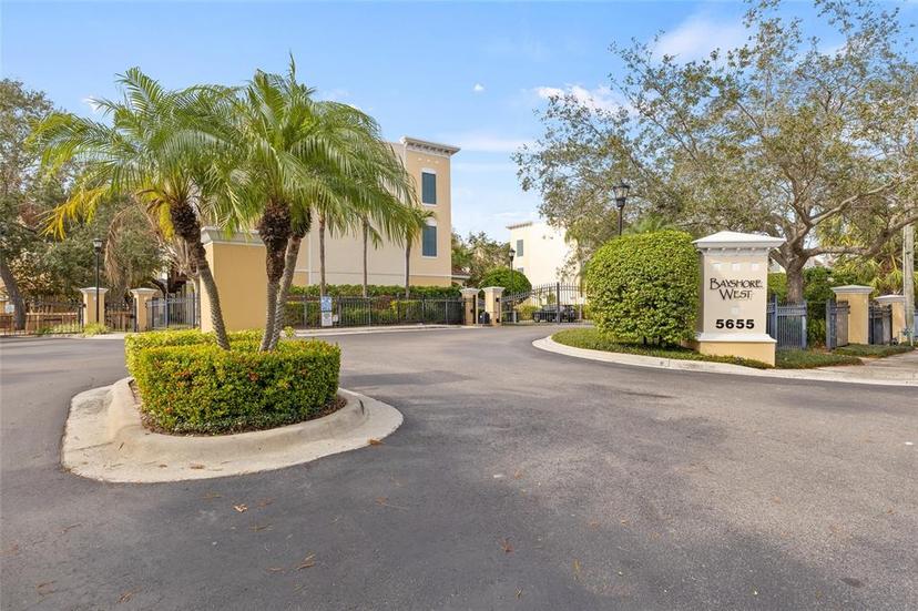 Picture of 3117 Bayshore Oaks Drive, Tampa FL 33611