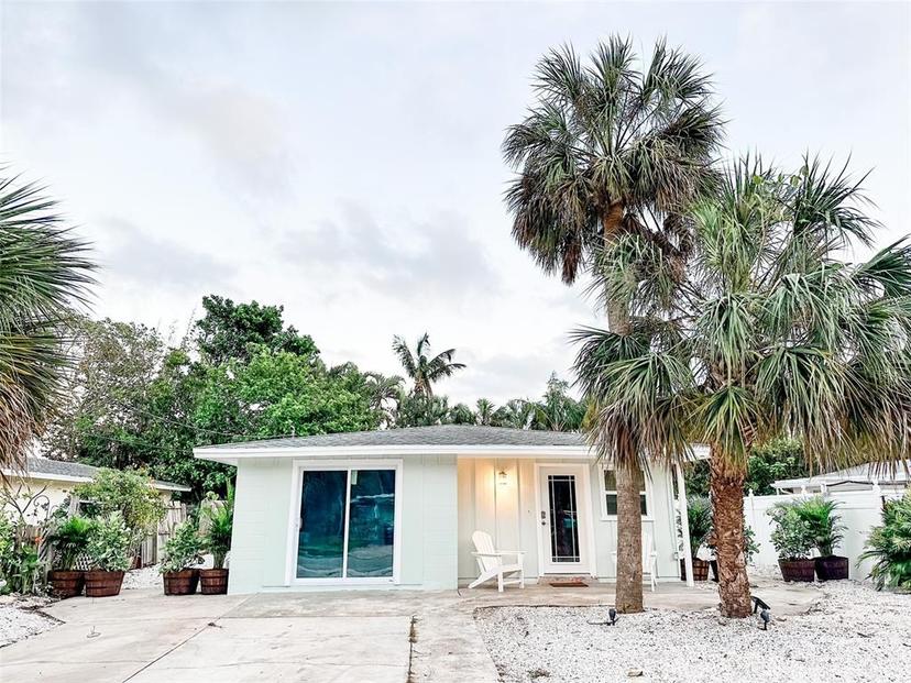 Picture of 690 Fox Street, Longboat Key FL 34228