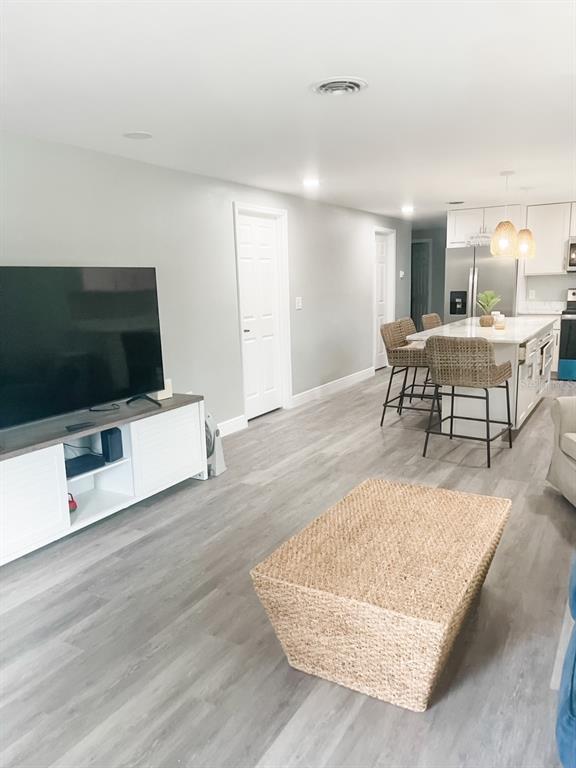 Picture of 690 Fox Street, Longboat Key FL 34228