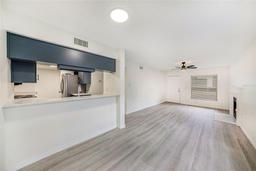 Picture of 3958 Dream Oak Place Unit 104, Tampa, FL 33613