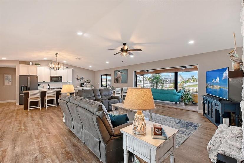 Picture of 128 Sinclair Street Se, Port Charlotte FL 33952