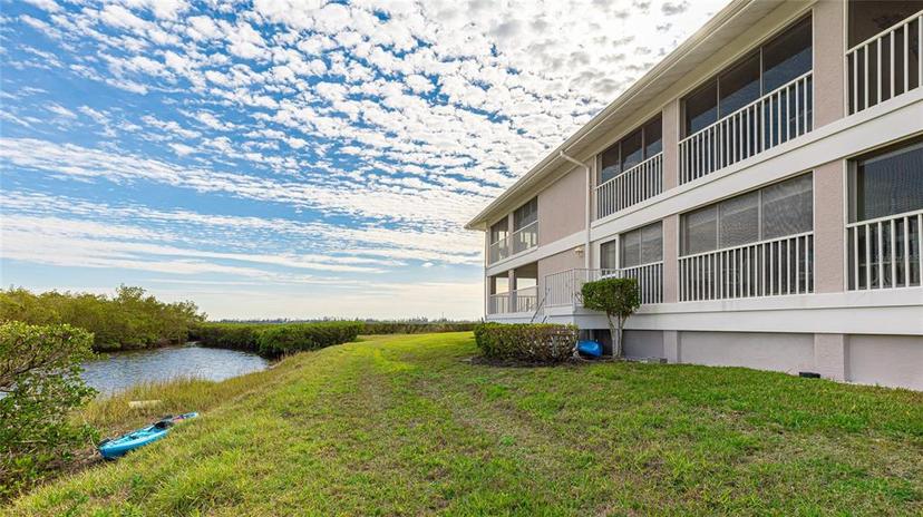 Picture of 1109 Edgewater Circle Unit 1109, Bradenton FL 34209