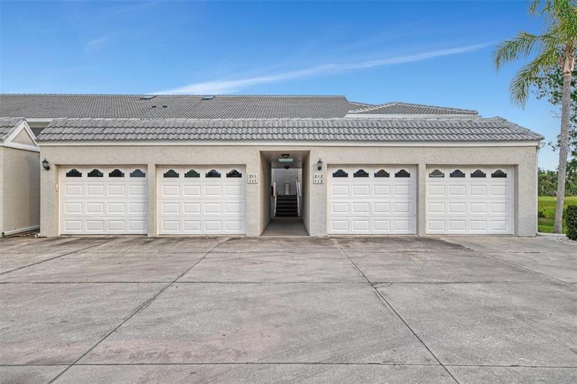 Picture of 934 Capri Isles Boulevard Unit 111, Venice FL 34292