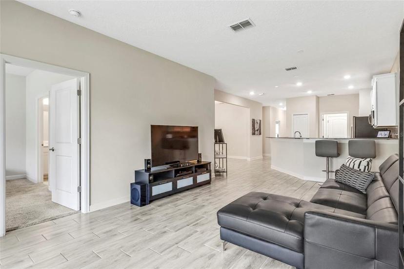 Picture of 1066 Quaker Ridge Lane, Davenport FL 33896