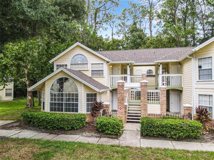 Picture of 5003 Laguna Bay Circle Unit 16, Kissimmee FL 34746