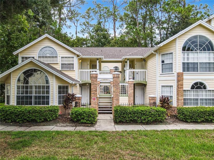 Picture of 5003 Laguna Bay Circle Unit 16, Kissimmee FL 34746