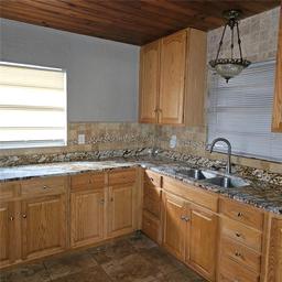 Picture of 905 10Th Street Sw, Ruskin, FL 33570