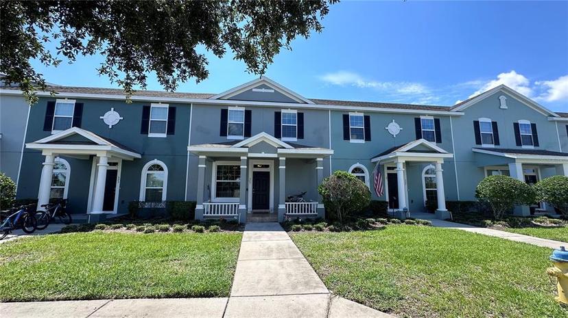 Picture of 525 Waterside Pointe Dr, Groveland FL 34736