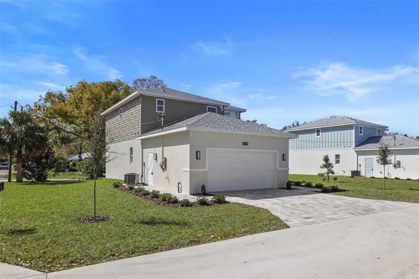 Picture of 11594 Oak Lane, Largo FL 33778