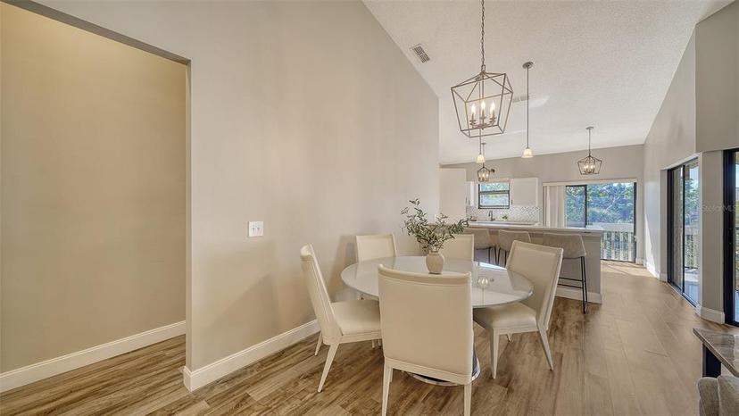 Picture of 1620 Starling Drive Unit 204, Sarasota FL 34231