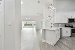Picture of 1709 Edgewater Lane, Palmetto, FL 34221