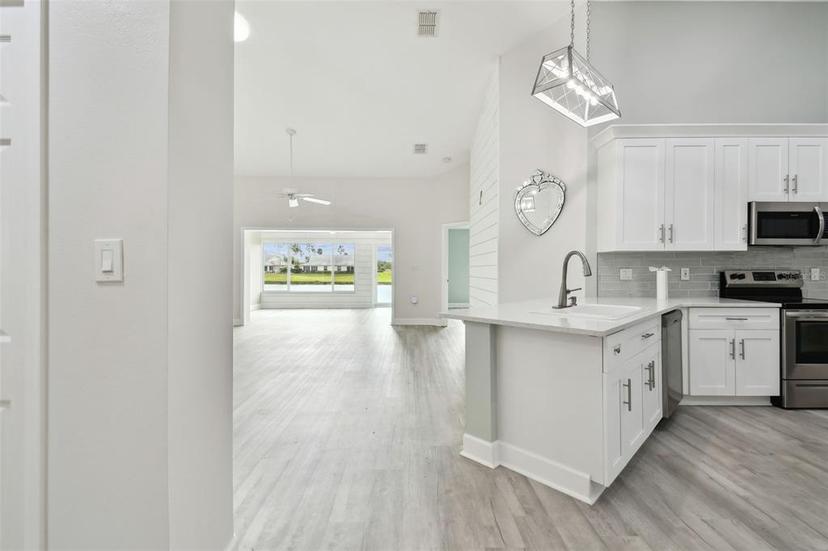 Picture of 1709 Edgewater Lane, Palmetto FL 34221