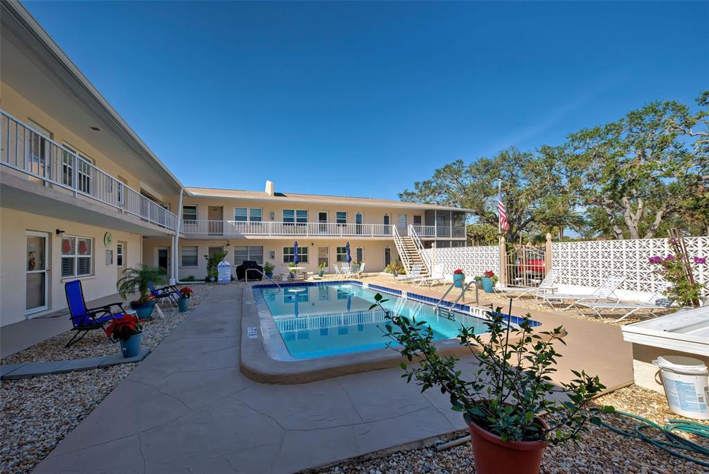 Picture of 509 W Venice Avenue Unit 109, Venice, FL 34285