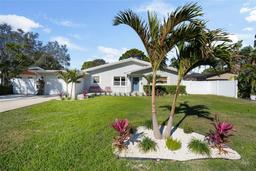 Picture of 638 Mehlenbacher Road, Belleair, FL 33756