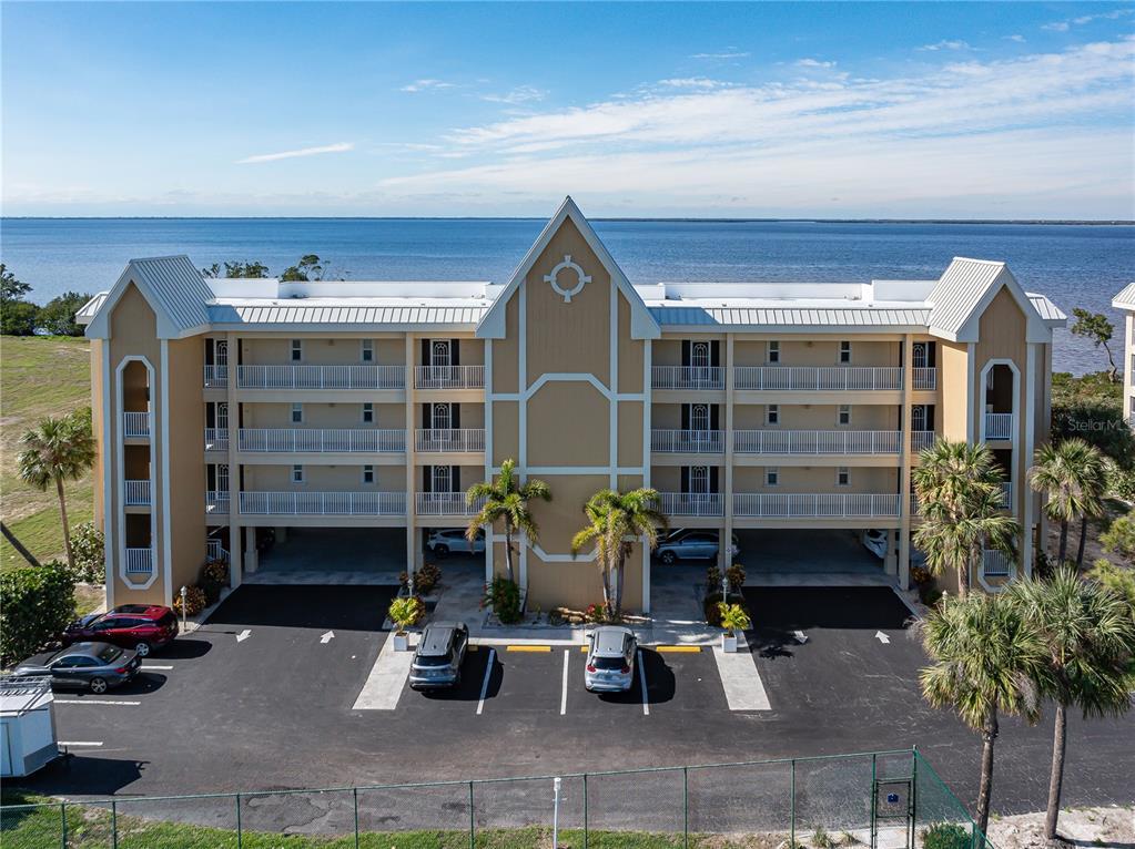Picture of 101 N Marion Court Unit 114, Punta Gorda, FL 33950