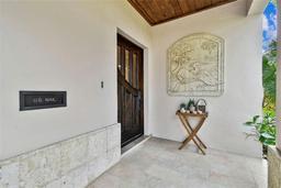 Picture of 3314 W Barcelona Street, Tampa, FL 33629