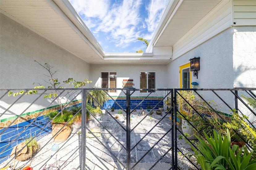 Picture of 327 Hernando Avenue, Sarasota FL 34243