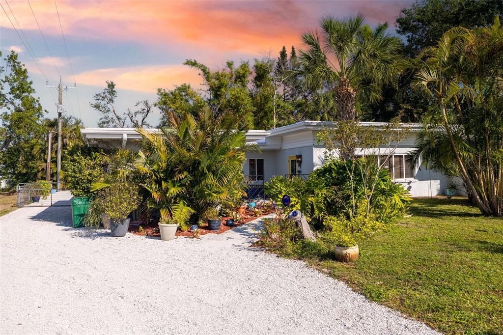Picture of 327 Hernando Avenue, Sarasota, FL 34243