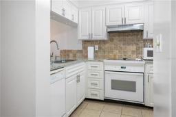 Picture of 1551 Beach Road Unit 205, Englewood, FL 34223