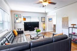 Picture of 1926 Burlington Avenue N, St Petersburg, FL 33713