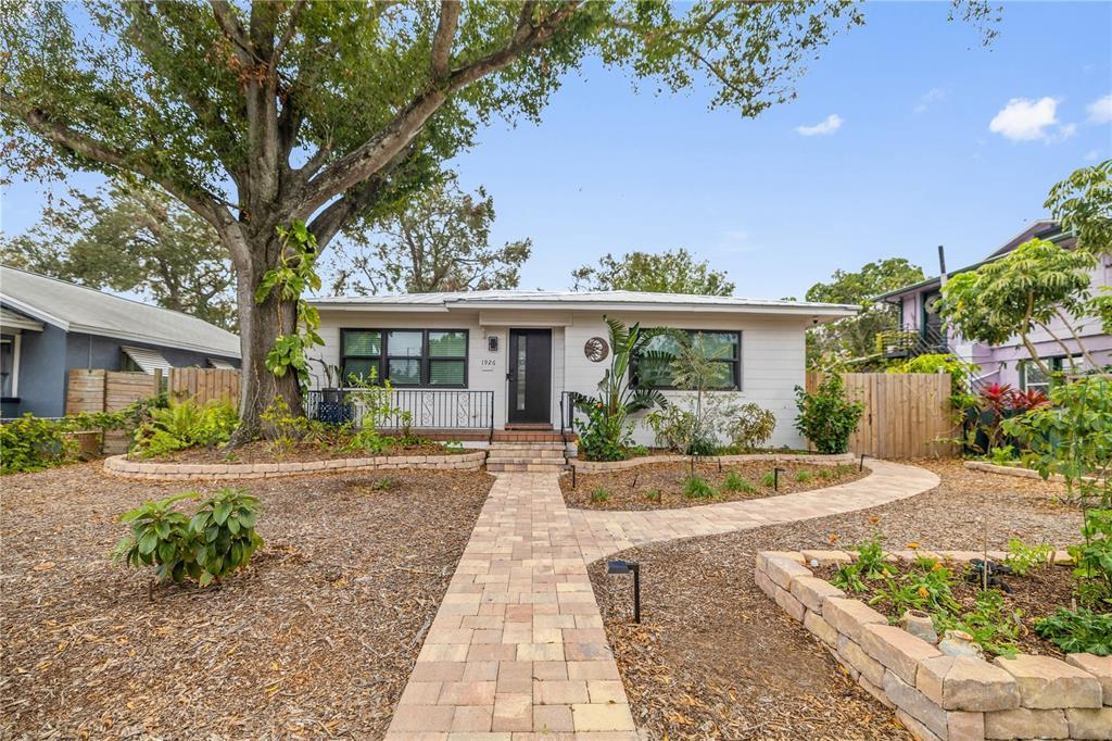 Picture of 1926 Burlington Avenue N, St Petersburg, FL 33713