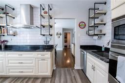 Picture of 1926 Burlington Avenue N, St Petersburg, FL 33713