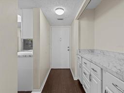 Picture of 90 S Highland Avenue Unit 102, Tarpon Springs, FL 34689